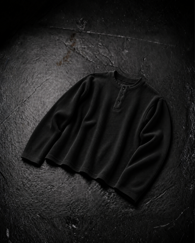Black Falling Petals Waffle